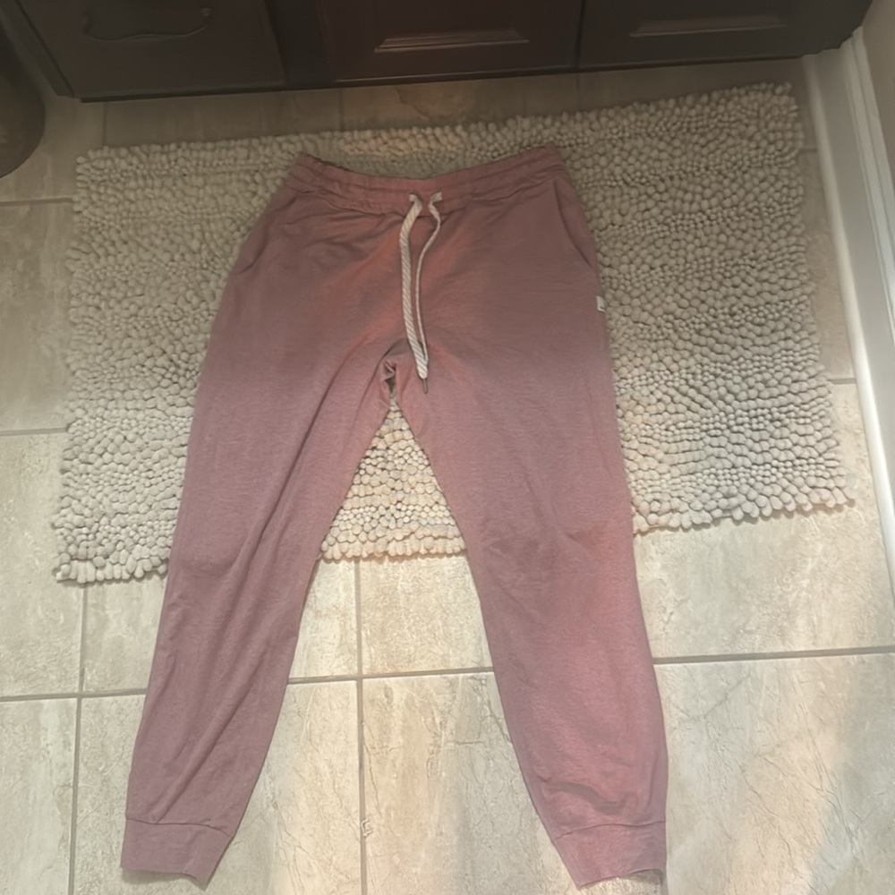 Excellent condition Vuori performance joggers.  Rare hard to find color!